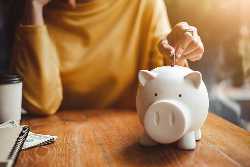 16 Simple Money Saving Tips